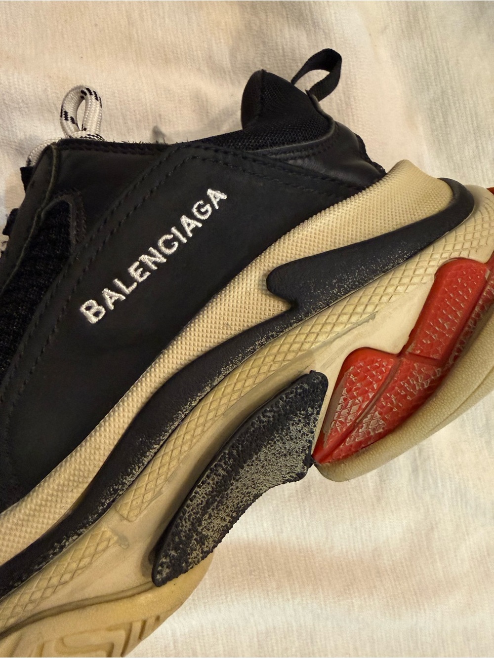 Balenciaga Black Cream Red Triple S-Style Chunky Sneakers - Picture 5 of 13